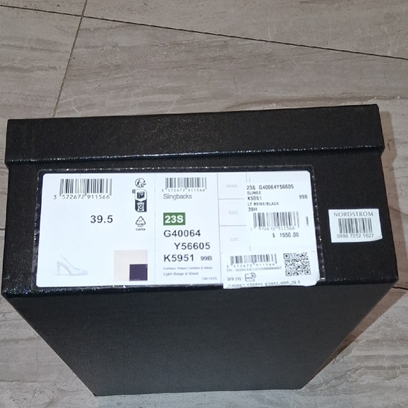 CHANEL Two-Tone Slingback Heels in Beige and Black - Picture 9 of 9